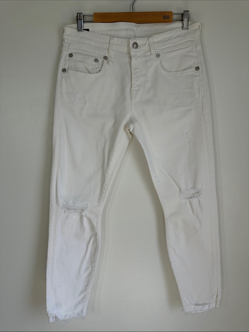 R 13 Distressed Boy Skinny in Warren White - Size 30